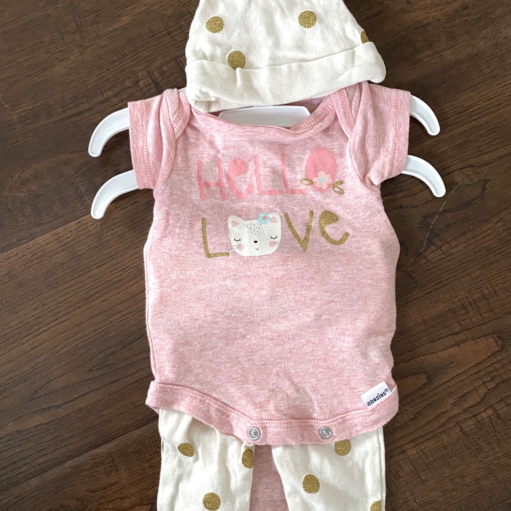 Polka dot baby outfit